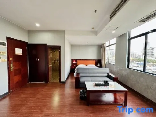 Deluxe Suite