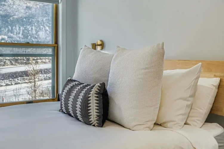 Pet Friendly! Elevation 25 2 Bedroom Home