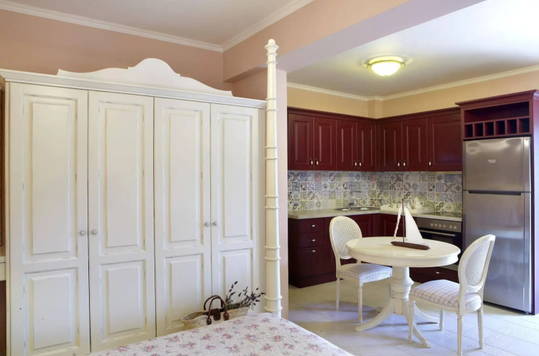 Avra Private Suites