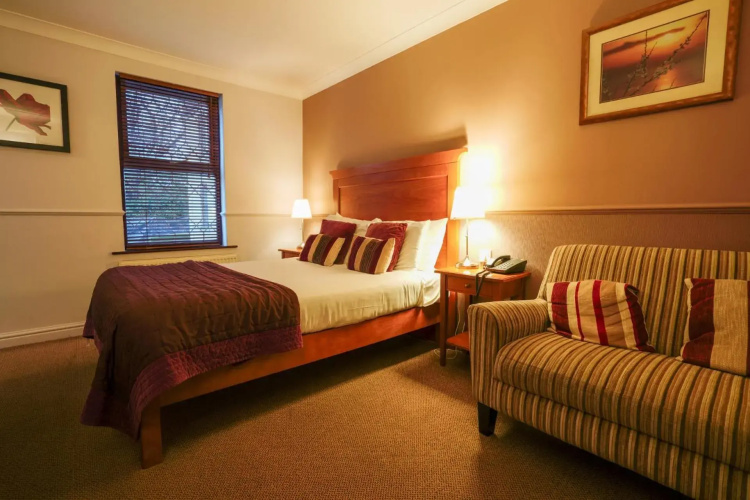 Gomersal Park Hotel