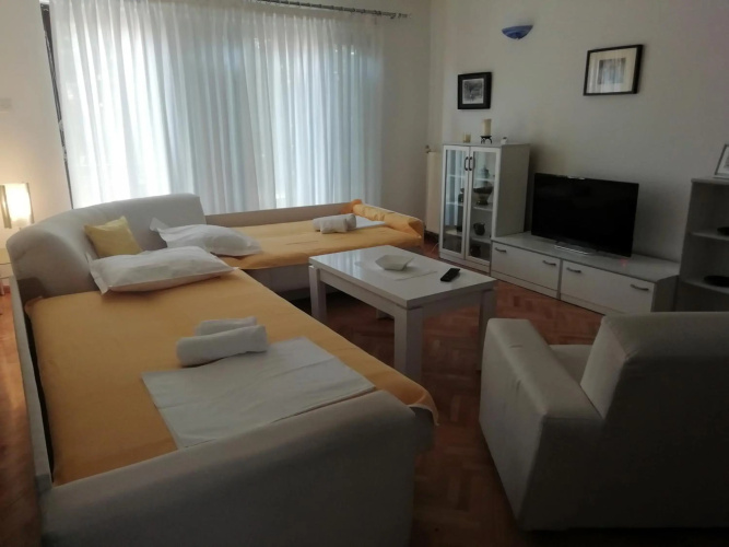 Pine Apartment