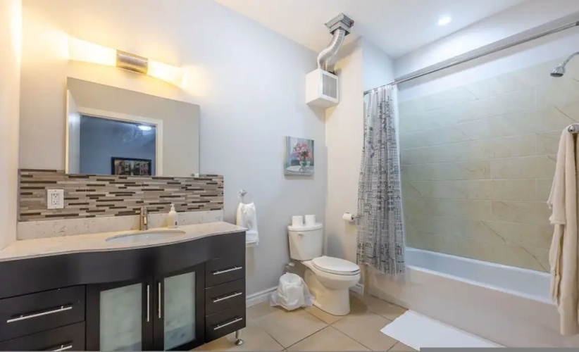 Charming 2BR Retreat Steps From Niagara Falls