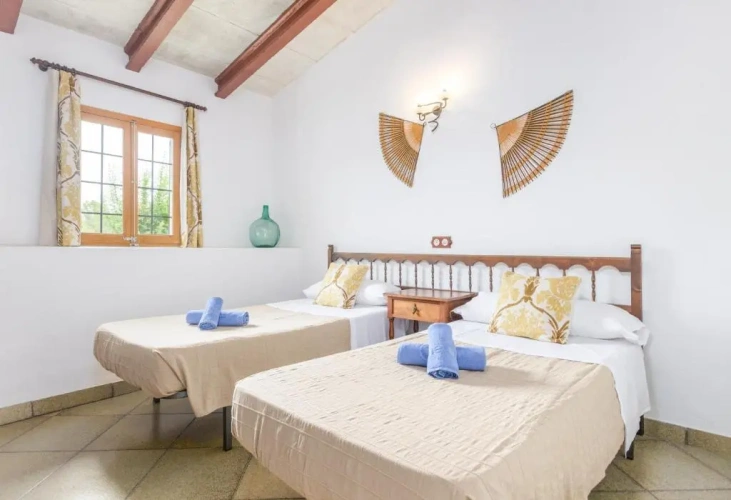 2 Bedrooms Villa