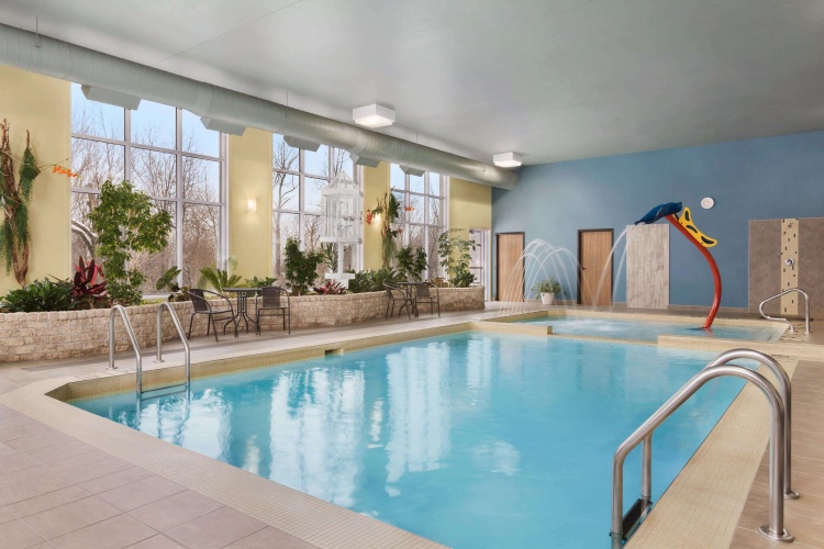 Days Inn by Wyndham Levis photo 13