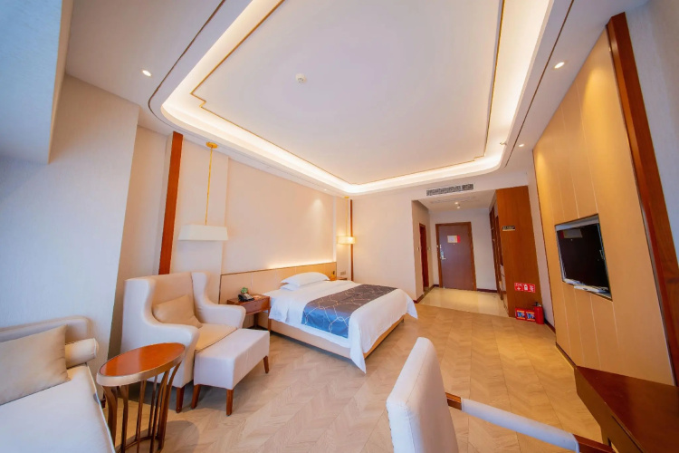 Fuye Holiday Hotel
