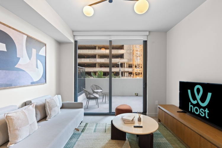 1 Bedroom Apartment with balcony and with city view