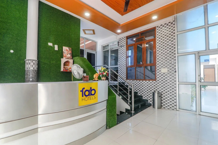 Fabexpress Jmd Inn