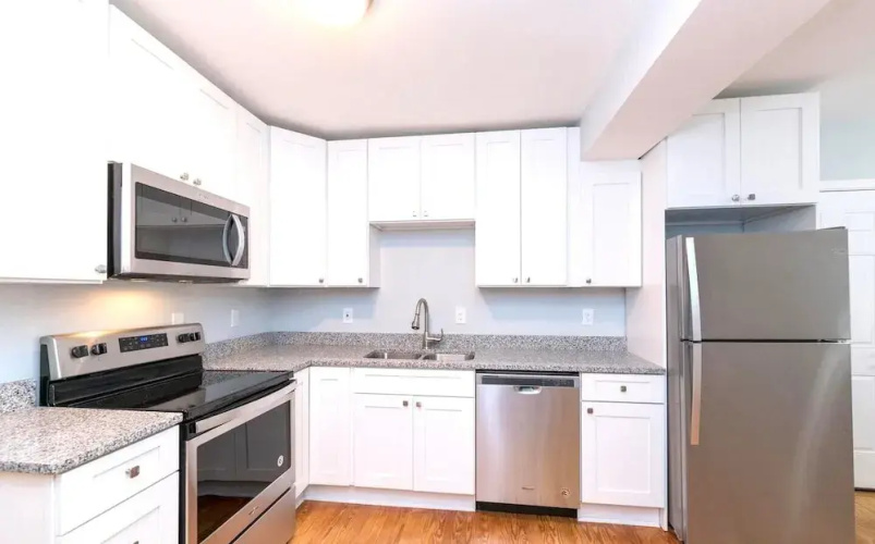 Entire House 1BD King Bed near Downtown