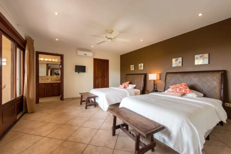 Deluxe Quadruple room with balcony and with ocean view