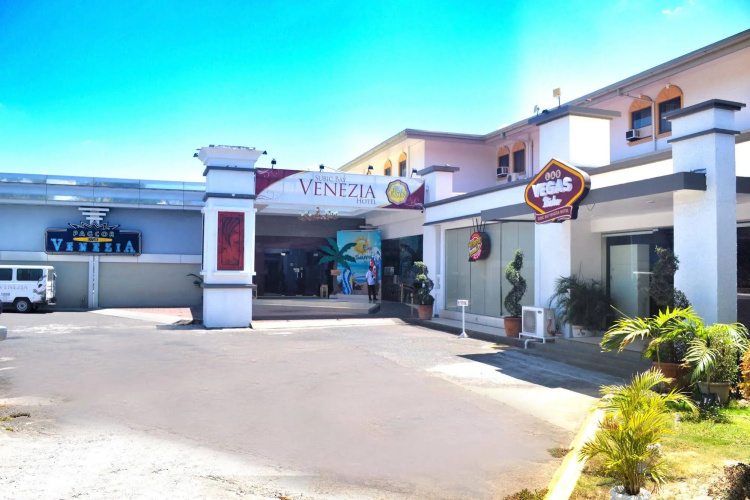 Subic Bay Venezia Hotel - 奧隆阿波