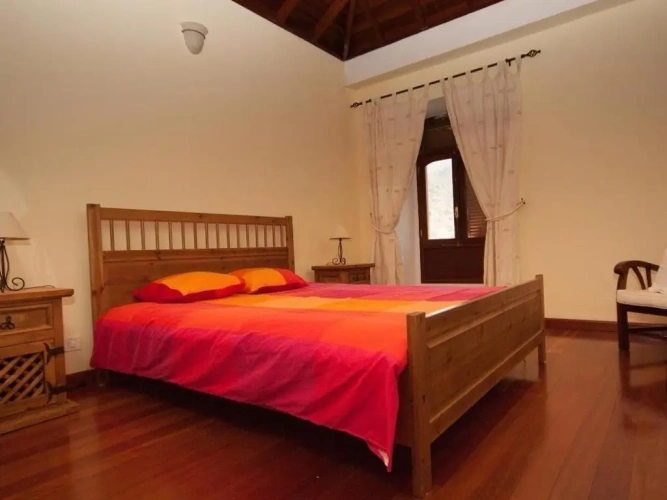 2 Bedrooms Cottage