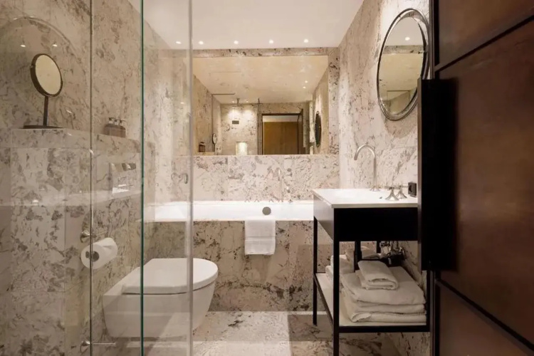 Hypernym Hotel & Suites