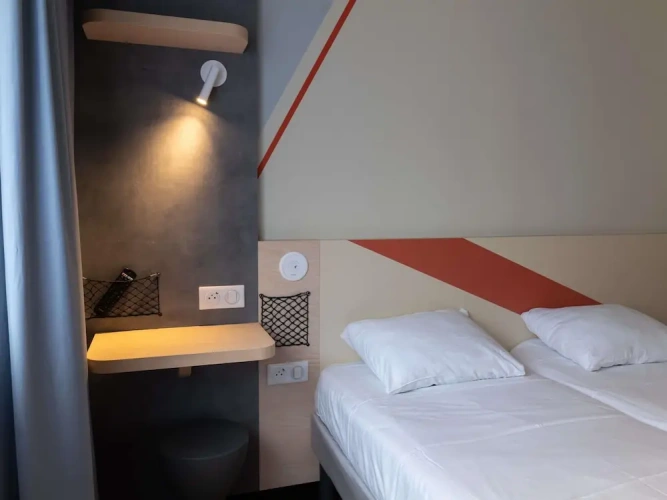Standard Twin Basement room