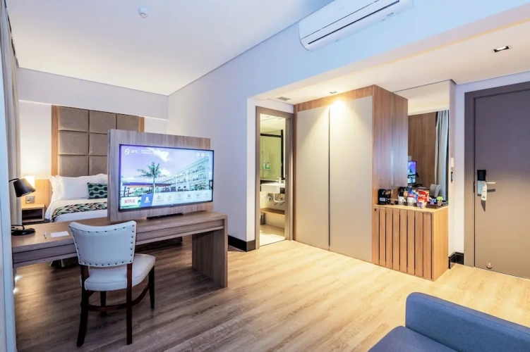 Deluxe Suite