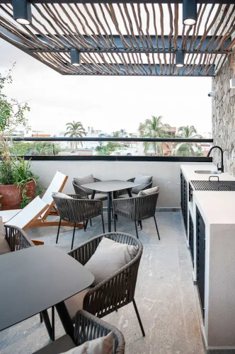 Stylish Double Studio With Equipped Kitchen and Wi-fi