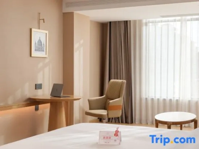 Superior Double room with street view