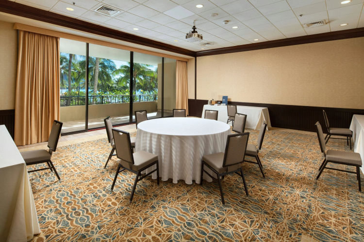 Sheraton Waikiki Beach Resort photo 9