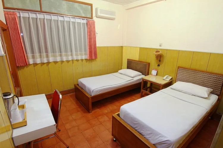 Economy room