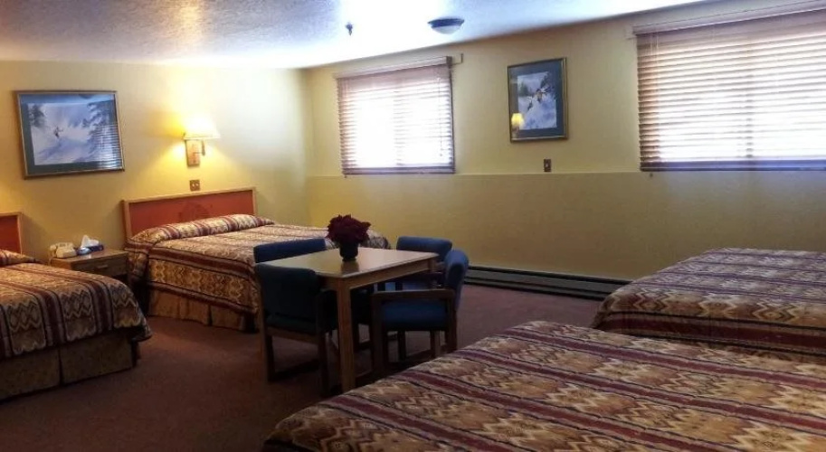 Summit Inn