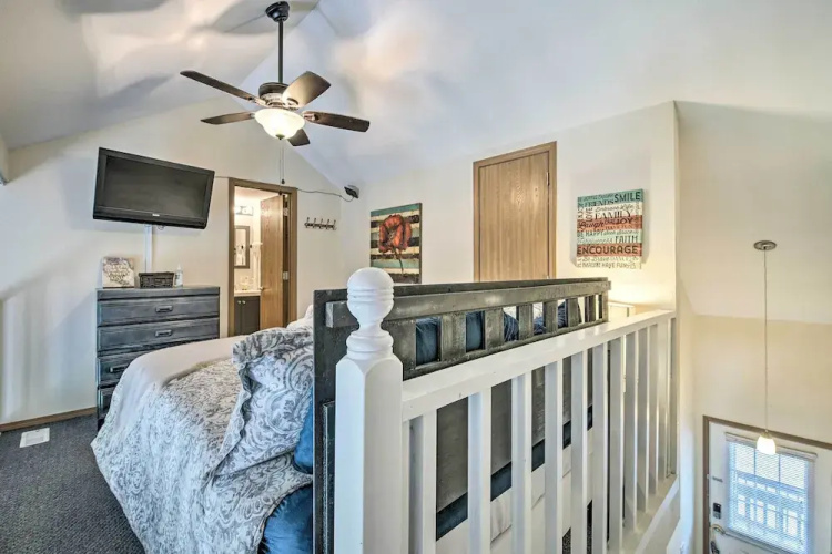 Cozy & Convenient Branson Condo w/ Balcony!