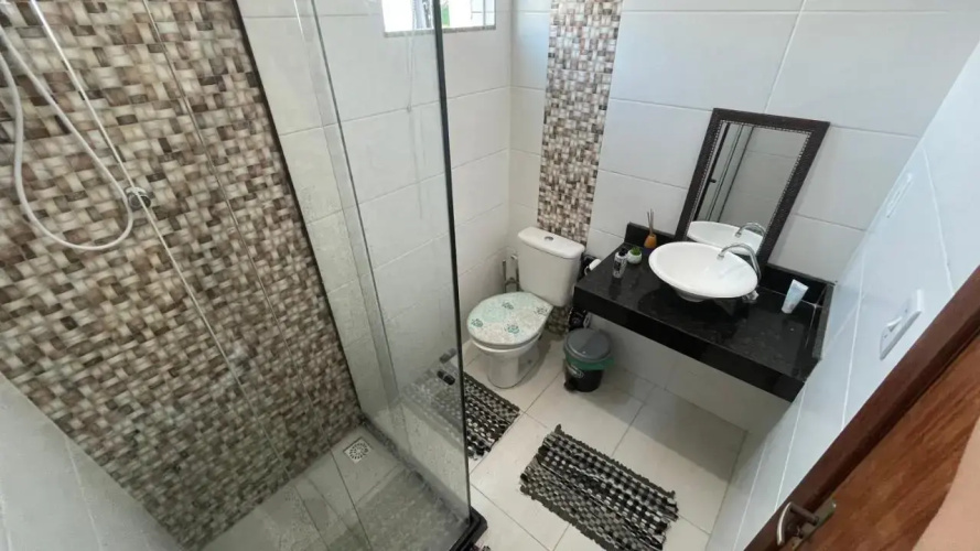 Casa Duplex 2 quartos com amplo quintal