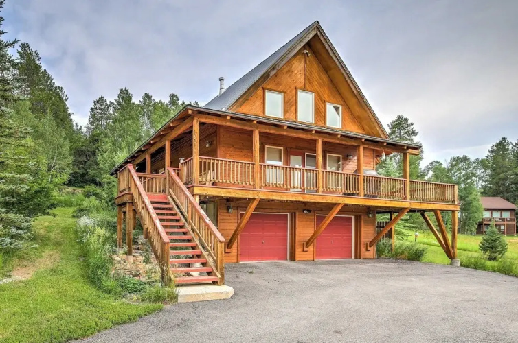 Luxe Alpine Cabin w/ Wraparound Deck & Mtn Views!