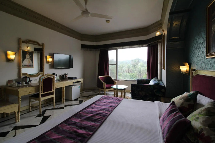 Hotel Hillock
