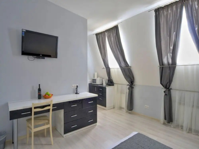 Best Season Apart Hotel