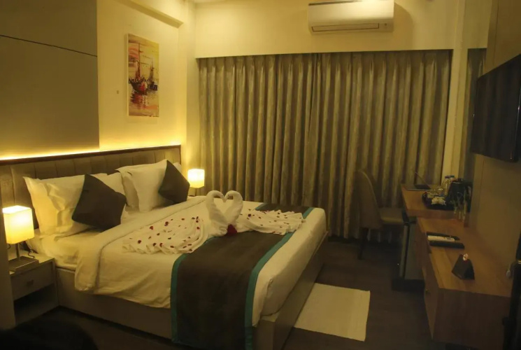 PARK IRIS HOTELS, Bharathi Nagar