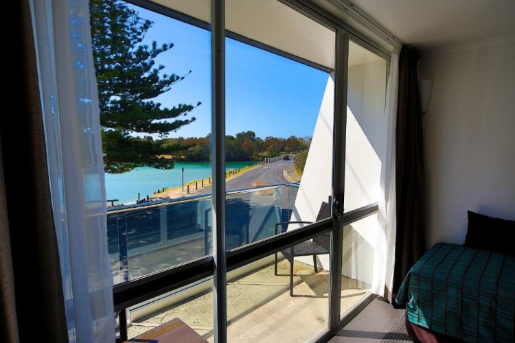 Standard Triple room with balcony
