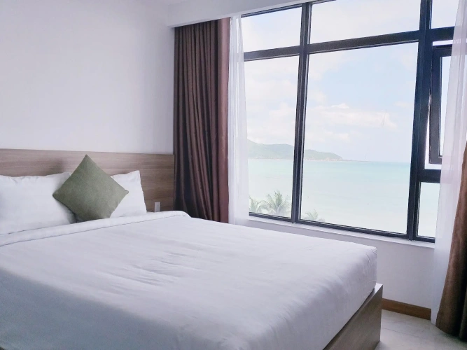 3 Bedrooms Apartment
