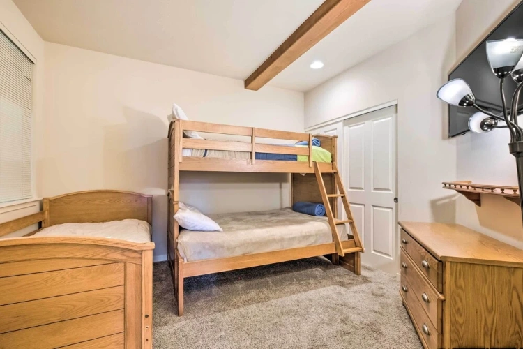 2 Bedrooms Apartment