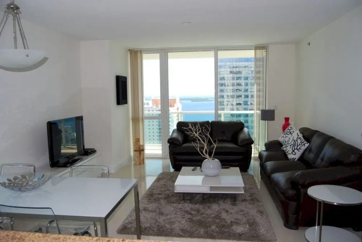 One Broadway by Miami Vacations
