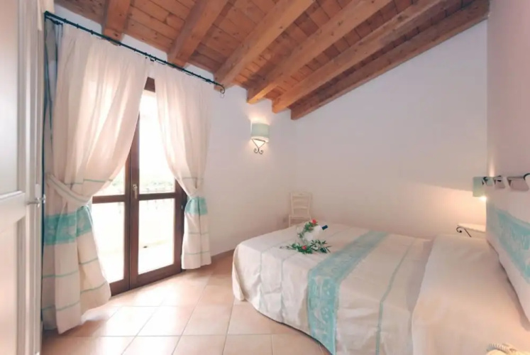 Residence with pool in Vignola Mare
