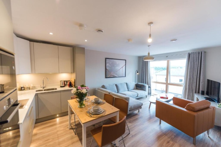 2 Bedrooms Apartment