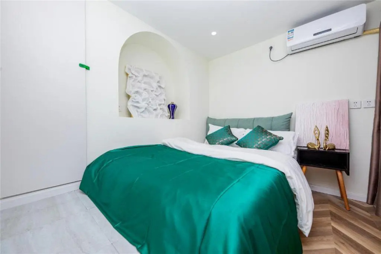 Baihong.Riverview Apartment