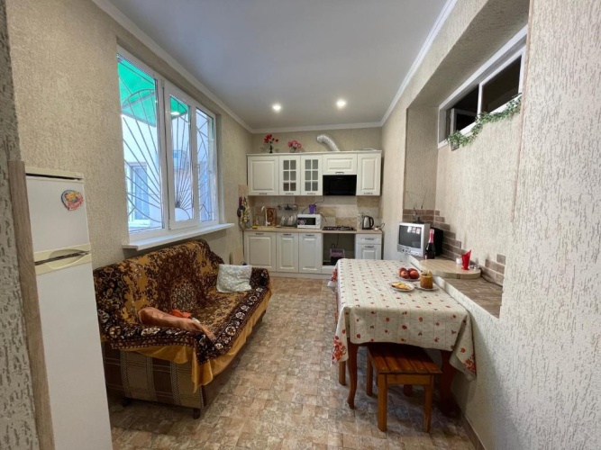3 Bedrooms Apartment