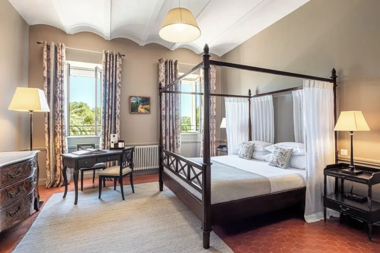 Junior Suite with park view