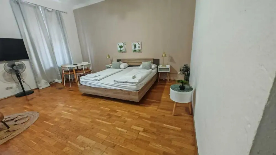 Group Stay Comfortable Multi Apart
