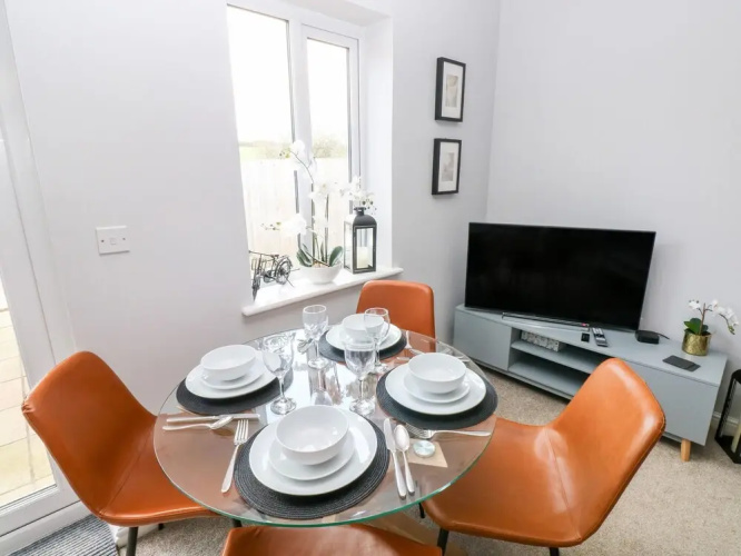 10 Belfrey Close