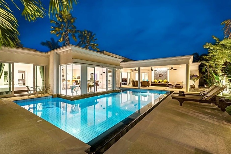 4 Bedrooms Villa