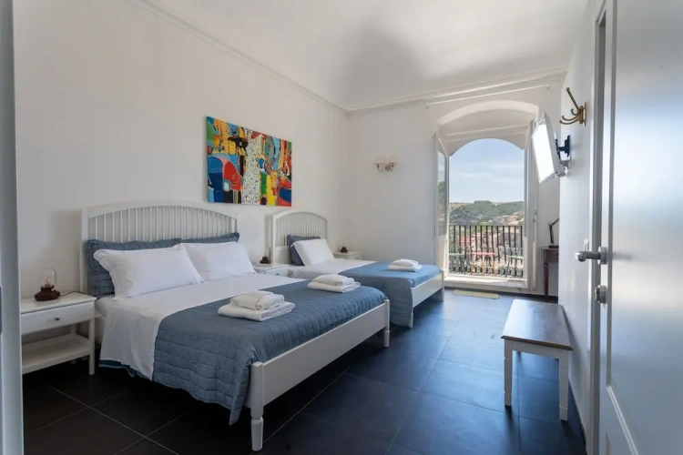 Comfort Triple room with balcony and with city view