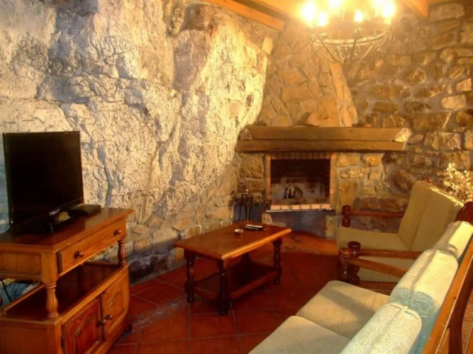 2 Bedrooms Chalet