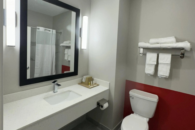 Super 8 By Wyndham Baytown