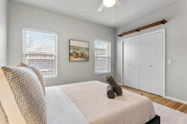 Spacious 3BR w Parking Pet Friendly