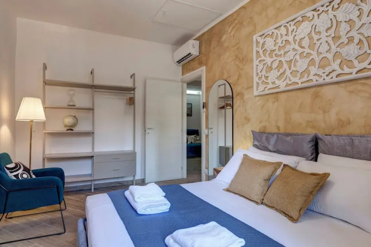 Barnaba Apartment by Mamo Florence