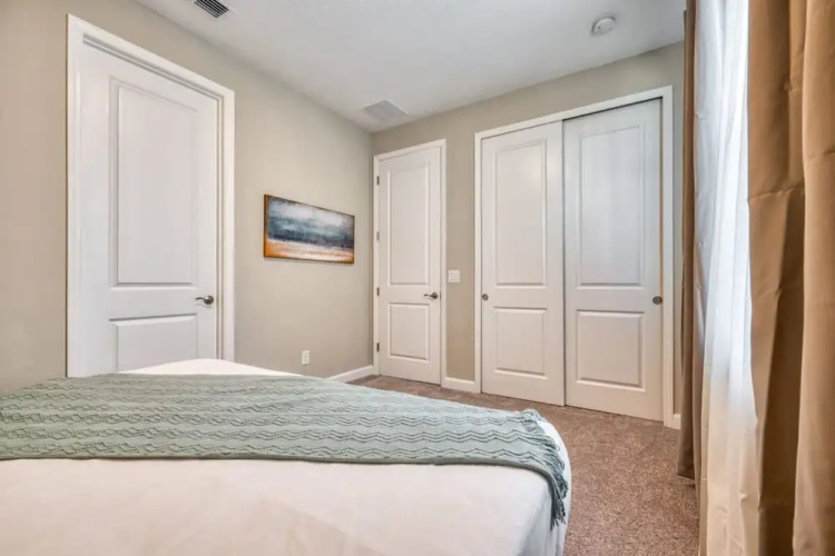 Affordable Luxury Home for 8 Guests Close to Parks