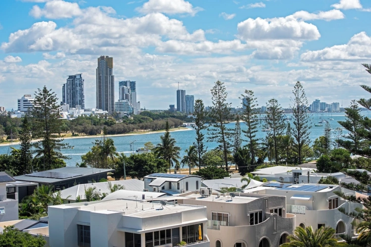 3 Bedrooms Deluxe Apartment with balcony
