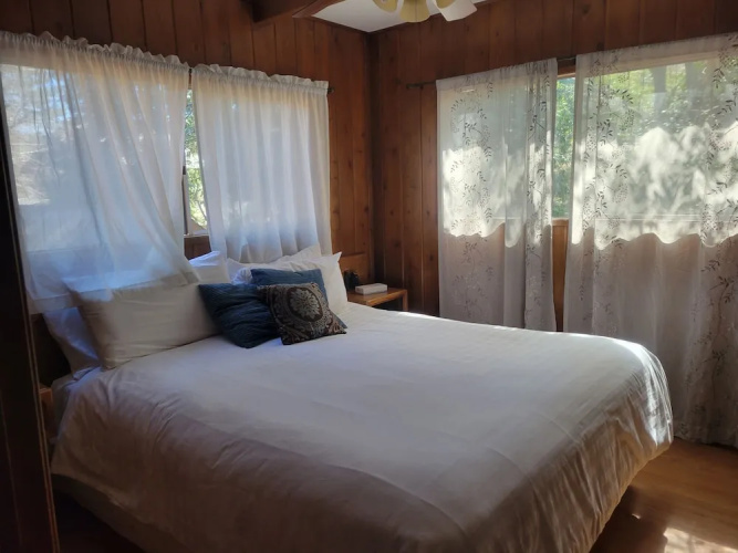 Sleepy Hollow Cabins and Hotel