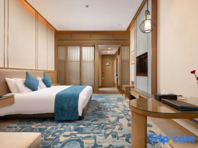 Standard Double room with lake view